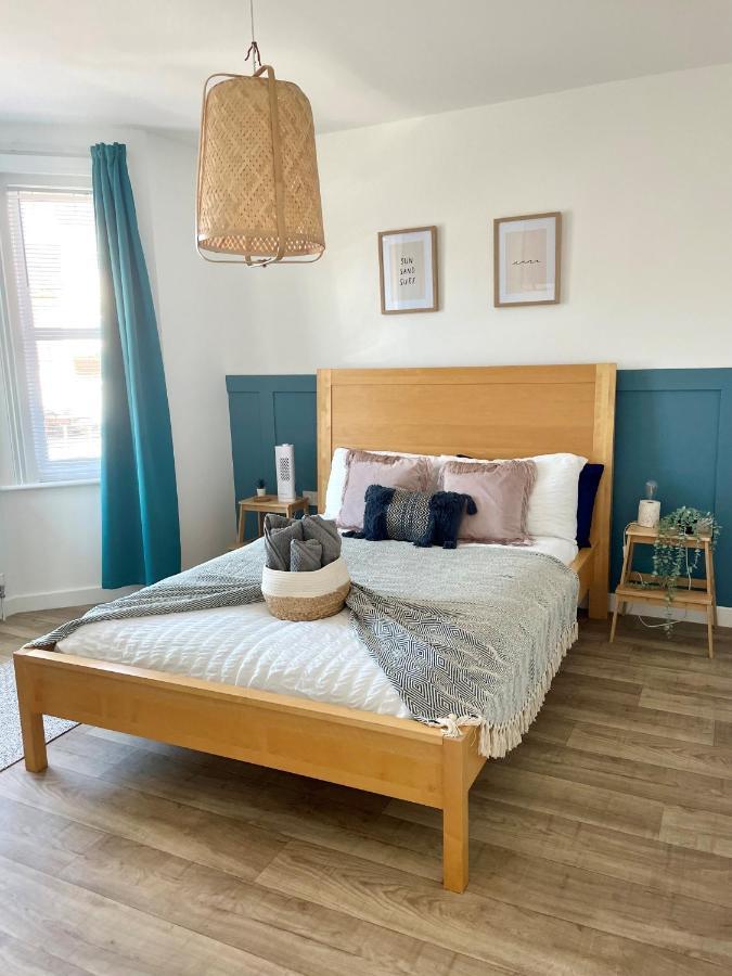 Central, Bright & Spacious Apartment - Parking Included Bournemouth Exterior foto